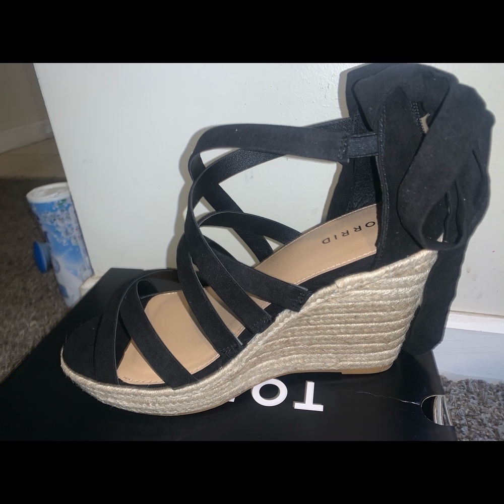 Black strap torrid wedge